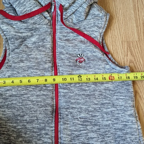 SOLDWisconsin Badgers Antigua Gray Zip Puffer Vest Hood Women's Size Large Bucky - Picture 7 of 9